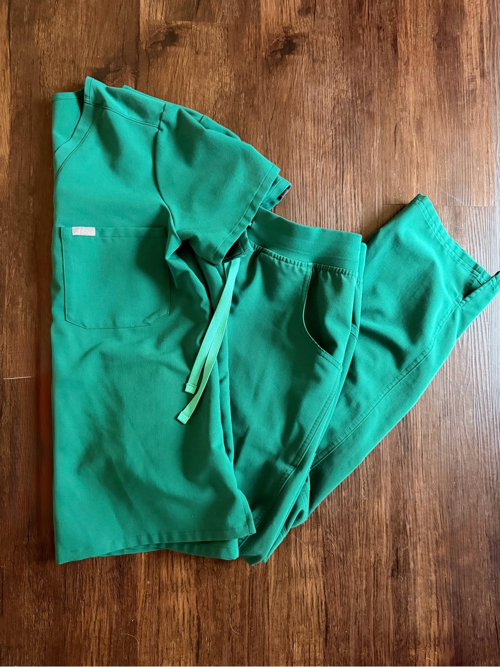 Figs scrub set